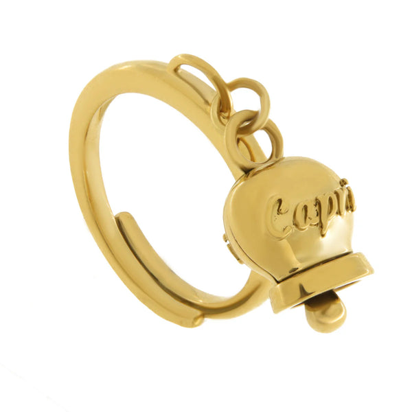 AMO CAPRI - Anello in Acciaio con campanella pendente placcata oro con scritta Capri