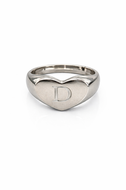 fico gioielli - Anello Sigillo Cuore con Iniziale “D”